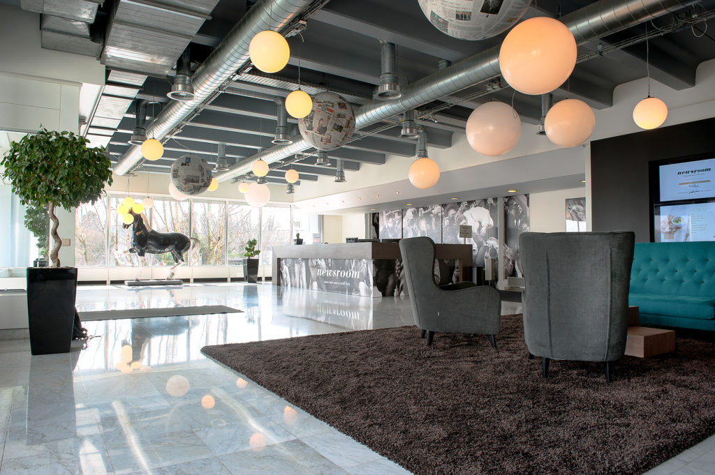 Newsroom_reception